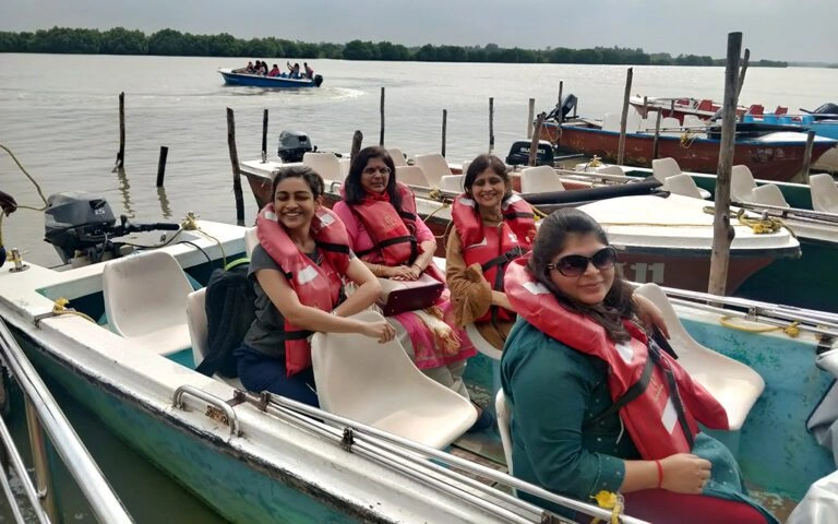 Solo Women Travelers