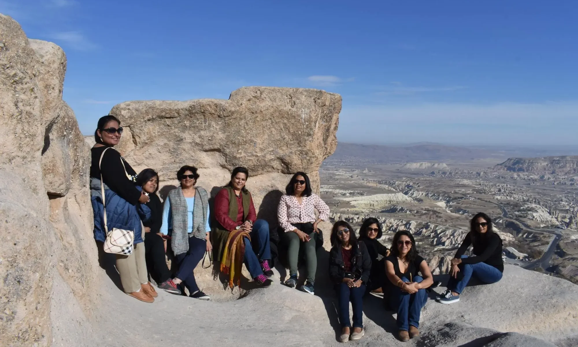 women travel groups