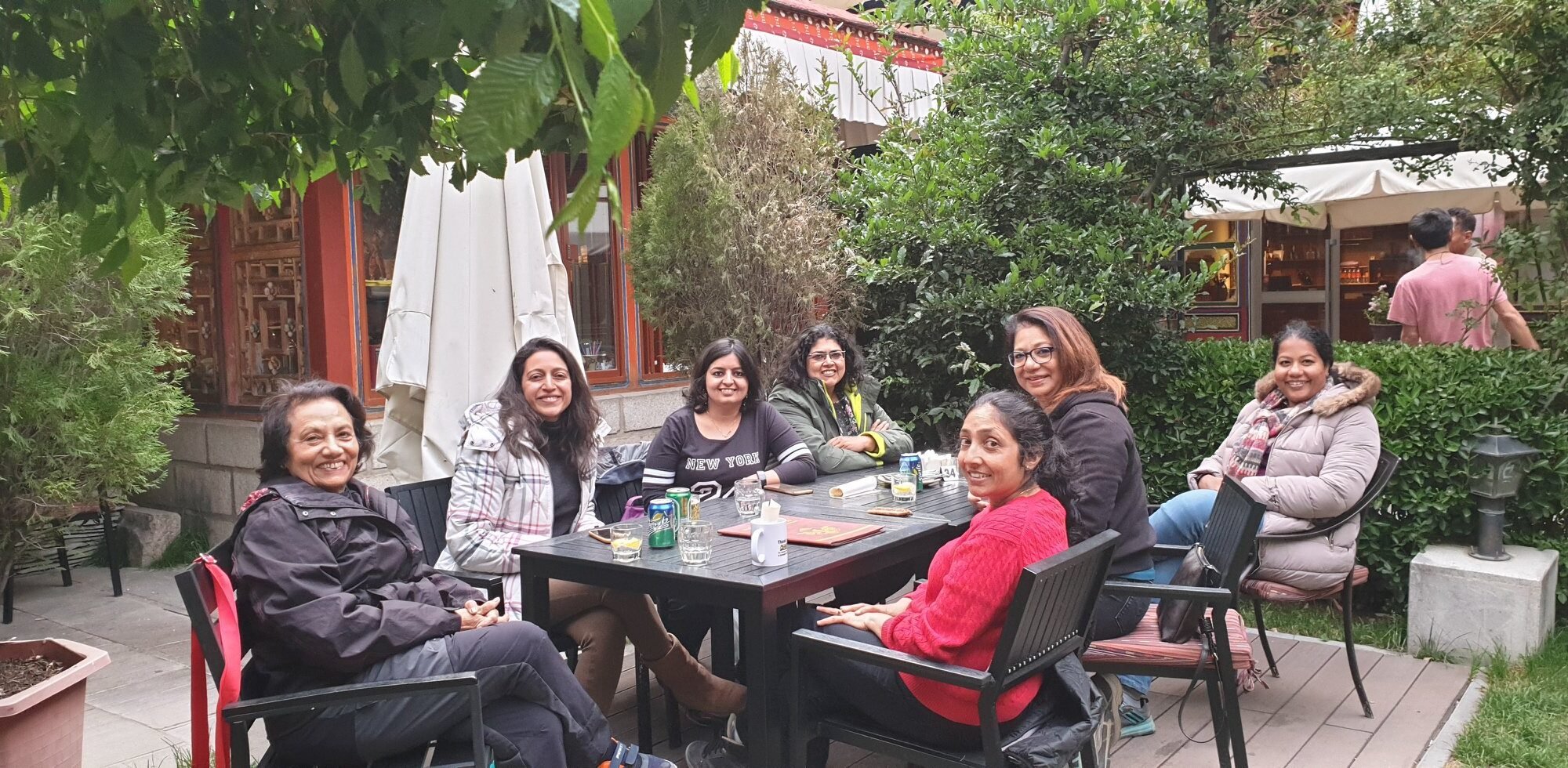 women travel groups