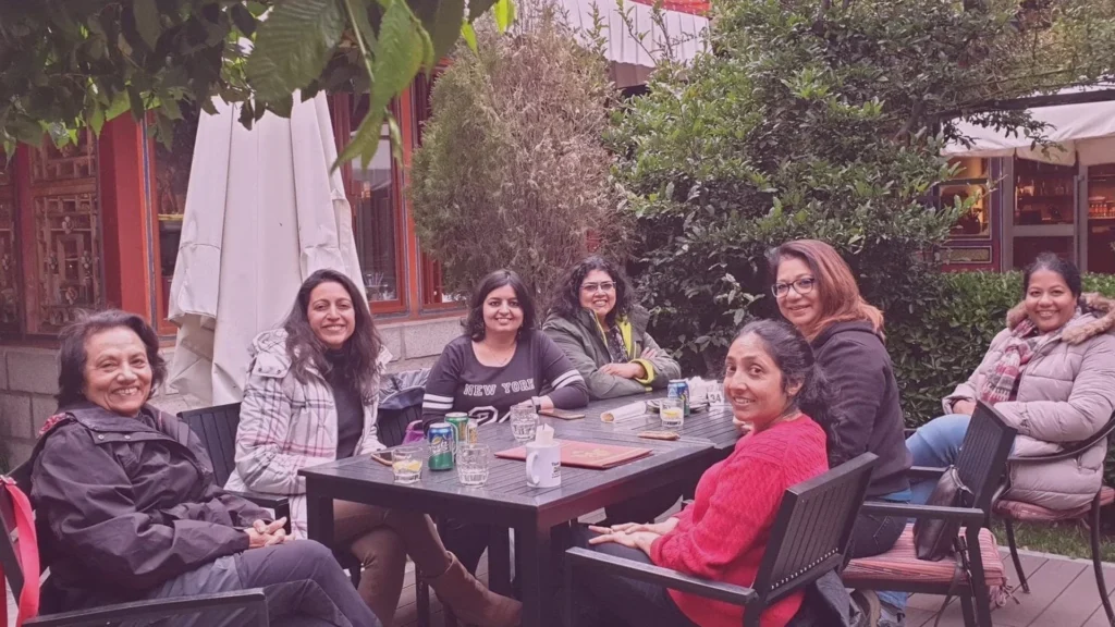 women over 40 travel groups