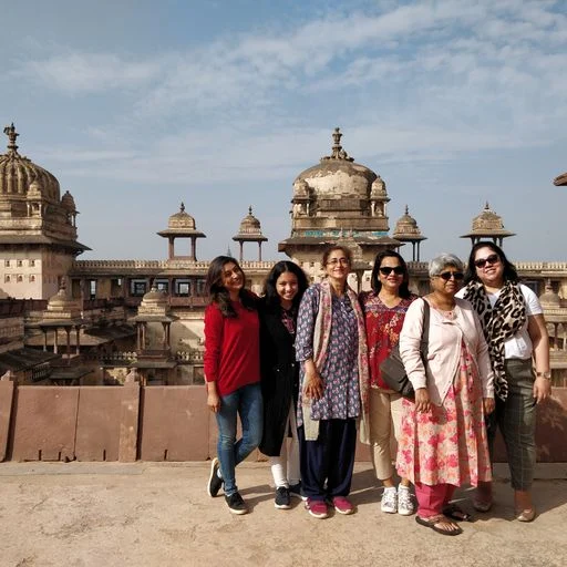 Women's travel tour groups