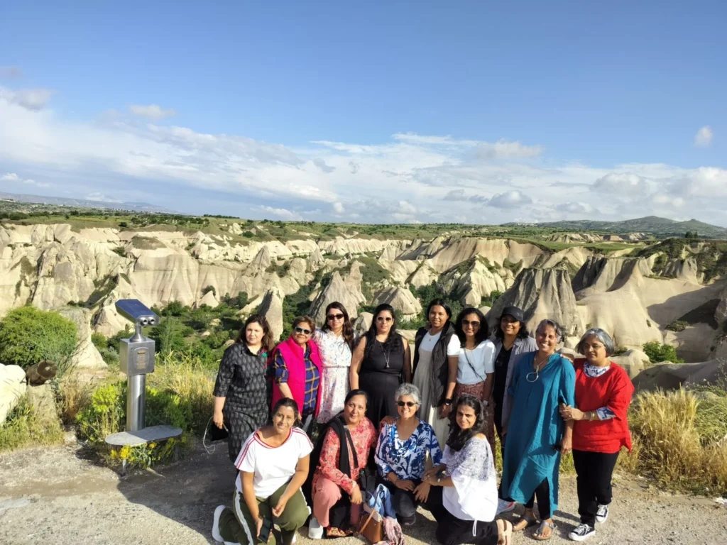 Best women travel group