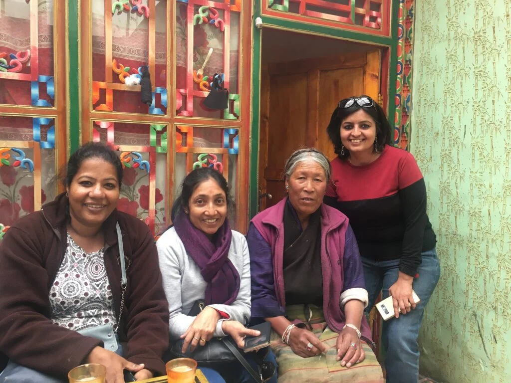 women only travel group