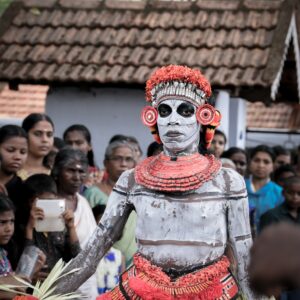 Where gods dance and tides whisper : Kochi & Kannur